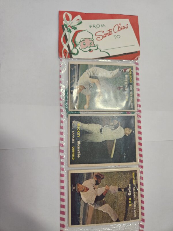 1957 TOPPS Christmas RACK PACK Mantle Showing