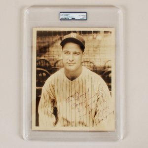 Lou Gehrig Signed Photo 8x10 Yankees PSA/DNA Encapsulated