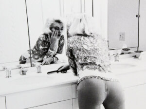 Marilyn Monroe Photo Signed George Barris 5×7 1962-Bathroom