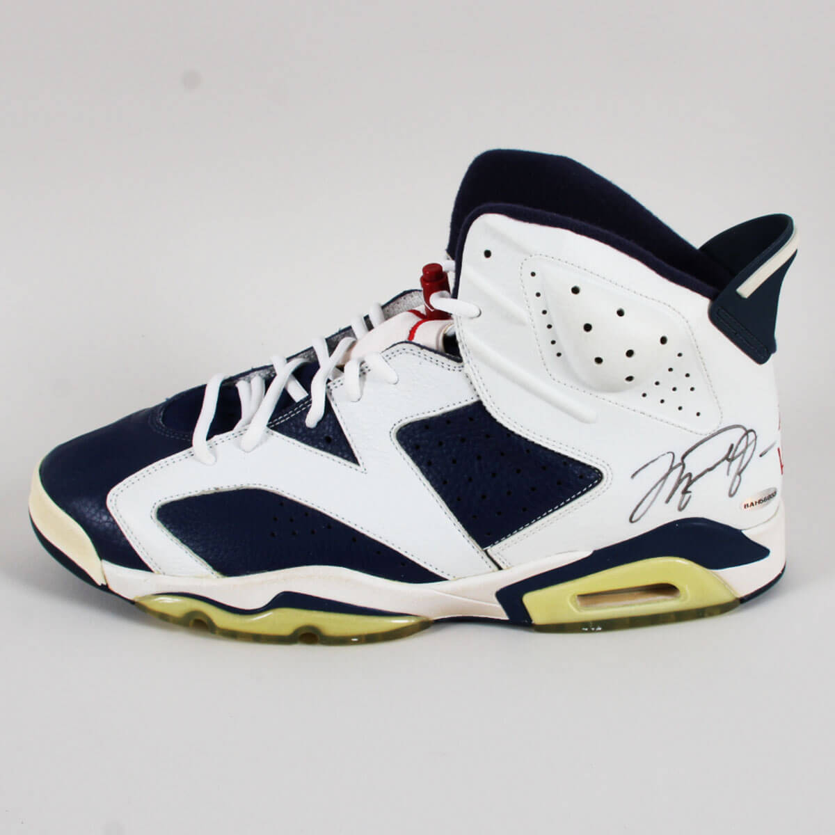 Michael Jordan Signed Shoes Owned by Vin Baker Air Nike Olympic 6 - COA UDA