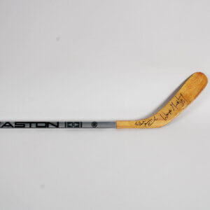 Wayne Gretzky Signed Hockey Stick Game Issued Kings - COA JSA & 100% Authentic Team