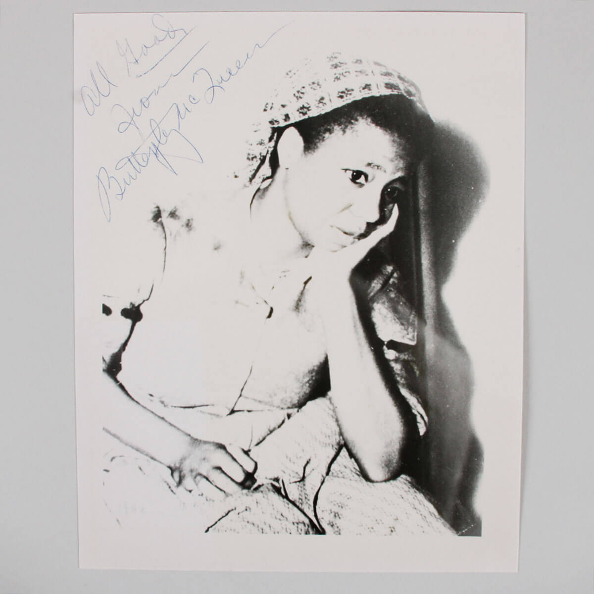 Butterfly McQueen Signed Photo 8x10 - COA JSA