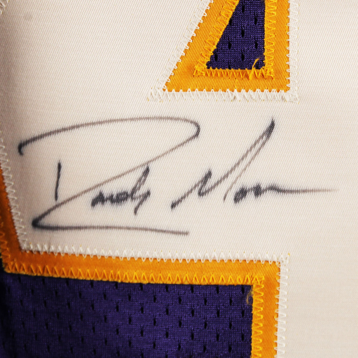 137366-50_02 137366-50_02