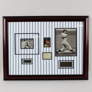 Roger Maris Signed Cut Display Yankees - COA JSA
