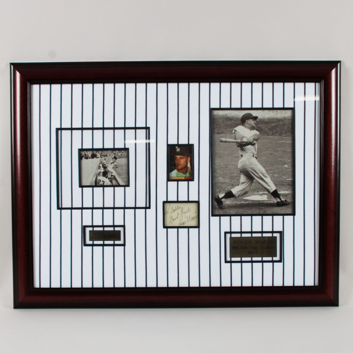 Roger Maris Signed Cut Display Yankees - COA JSA