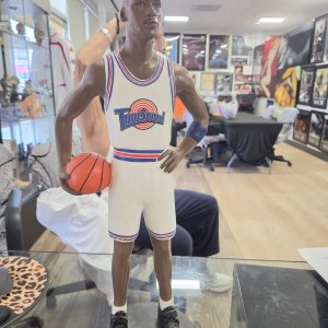 Space JAM Statue -Michael Jordan