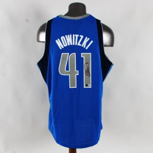 Dirk Nowitzki Signed Blue Dallas Mavericks 2010-11 HWC Swingman Jersey Beckett Sticker