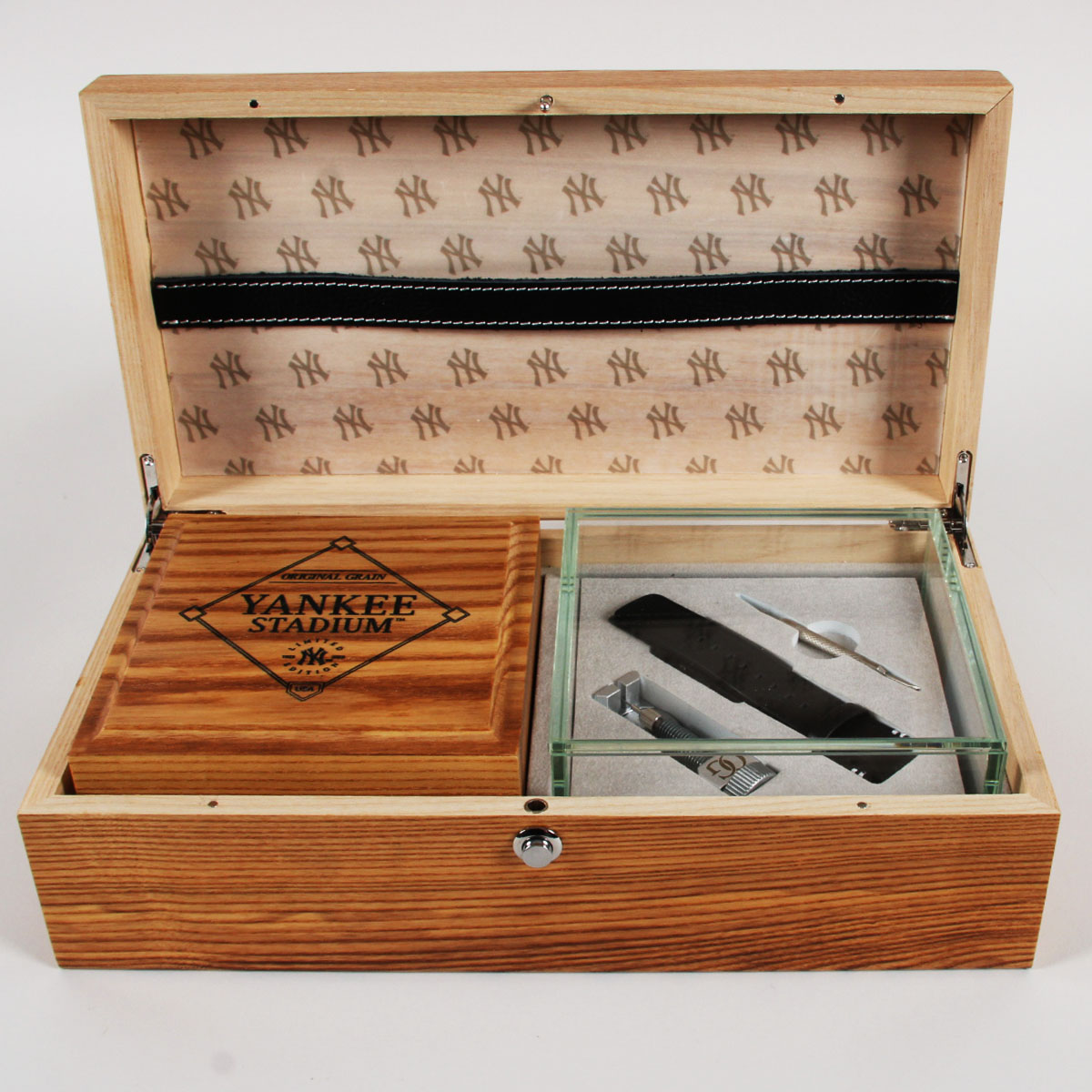 ORIGINAL GRAIN 1923 YANKEE STADIUM SEAT WATCH #120/150 Made