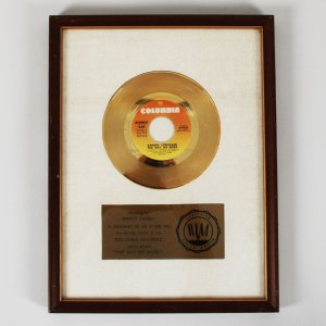 Barbra Streisand Gold RIAA Sales Award 1973 45 rpm Record "The Way we Were"