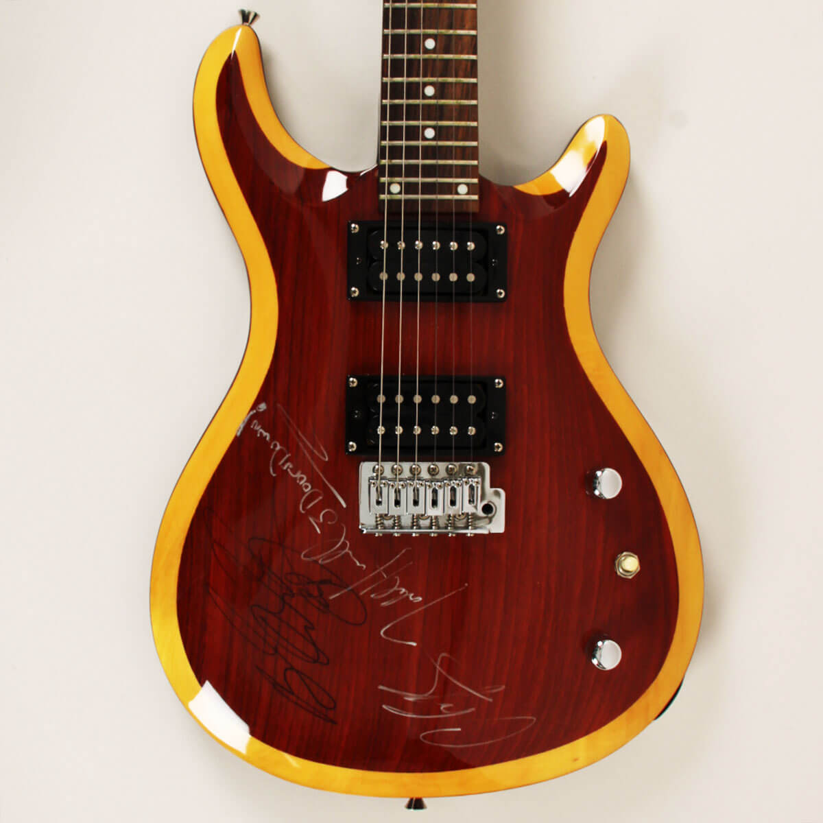 3 Doors Down Signed Hard Rock Guitar (3) Brad Arnold, Todd Harrell & Chris Henderson - COA JSA