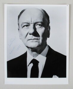 John Gielgud Signed Photo 8x10 - COA JSA