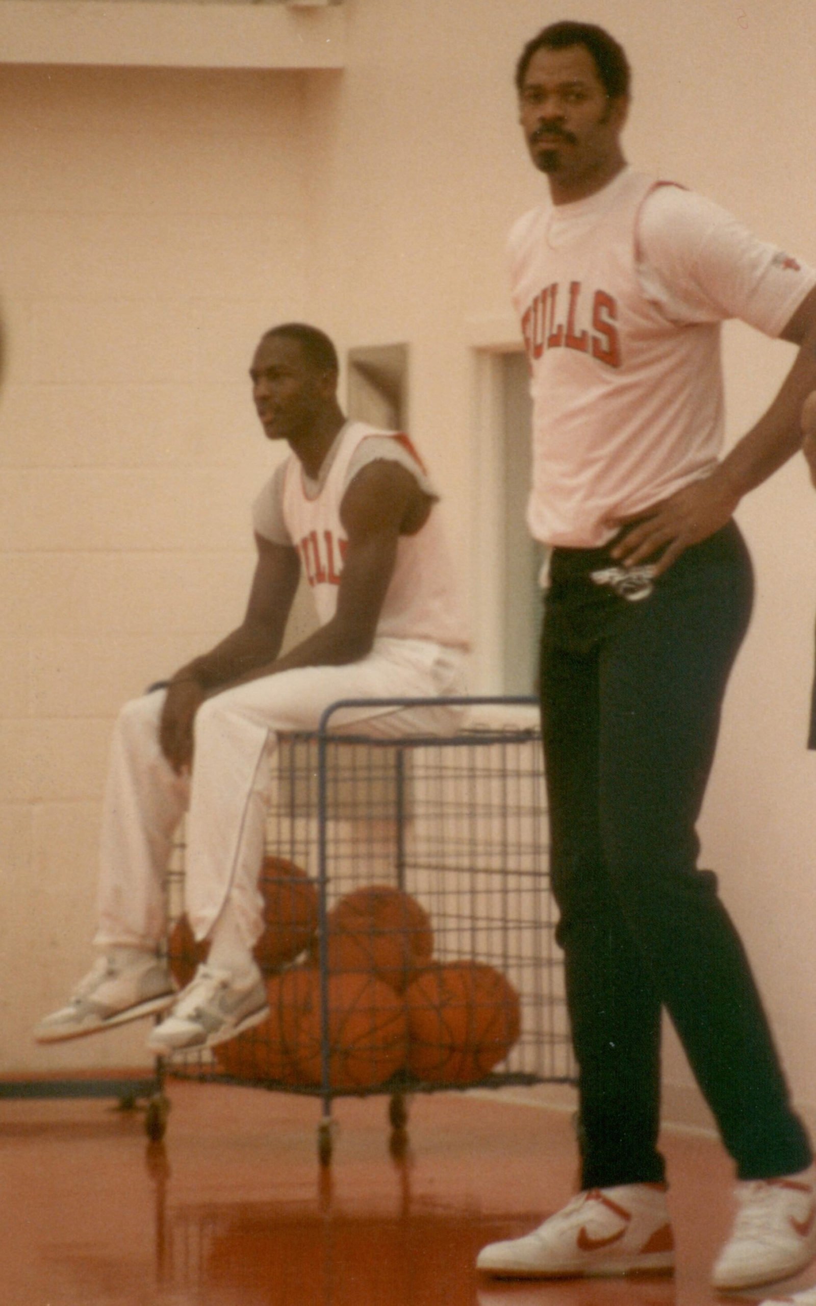 1987-Michael-Jordan-Artis-Gilmore-scaled-1 1987-Michael-Jordan-Artis-Gilmore-scaled-1