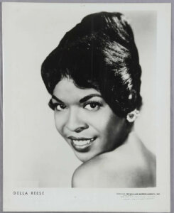 Della Reese Photo 8x10 R&B Singer