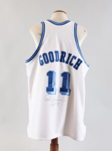 Gail Goodrich Signed Jersey Lakers - COA JSA