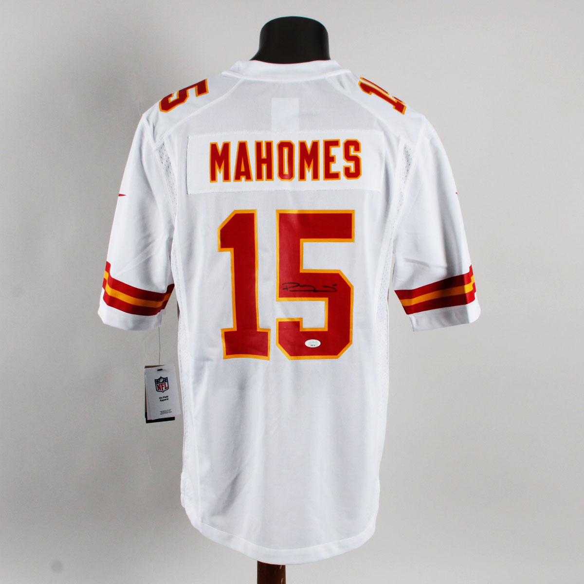 Patrick Mahomes Signed Jersey Chiefs - COA JSA