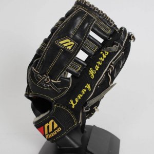 Los Angeles Dodgers - Lenny Harris Game-Used Mizuno Glove