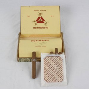 Pre-Embargo Pre -Castro Cabinet Selection Monte Cristo Habana Menendez Y Garcia  Box