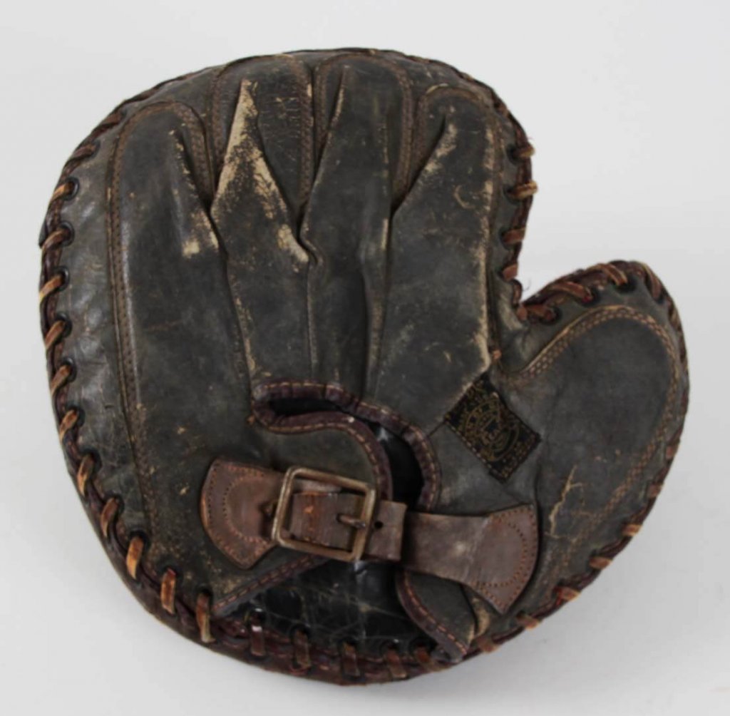 18901900 Vintage Reach Baseball Catcher’s Mitt Glove Memorabilia Expert
