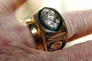 larry granthams super bowl ring