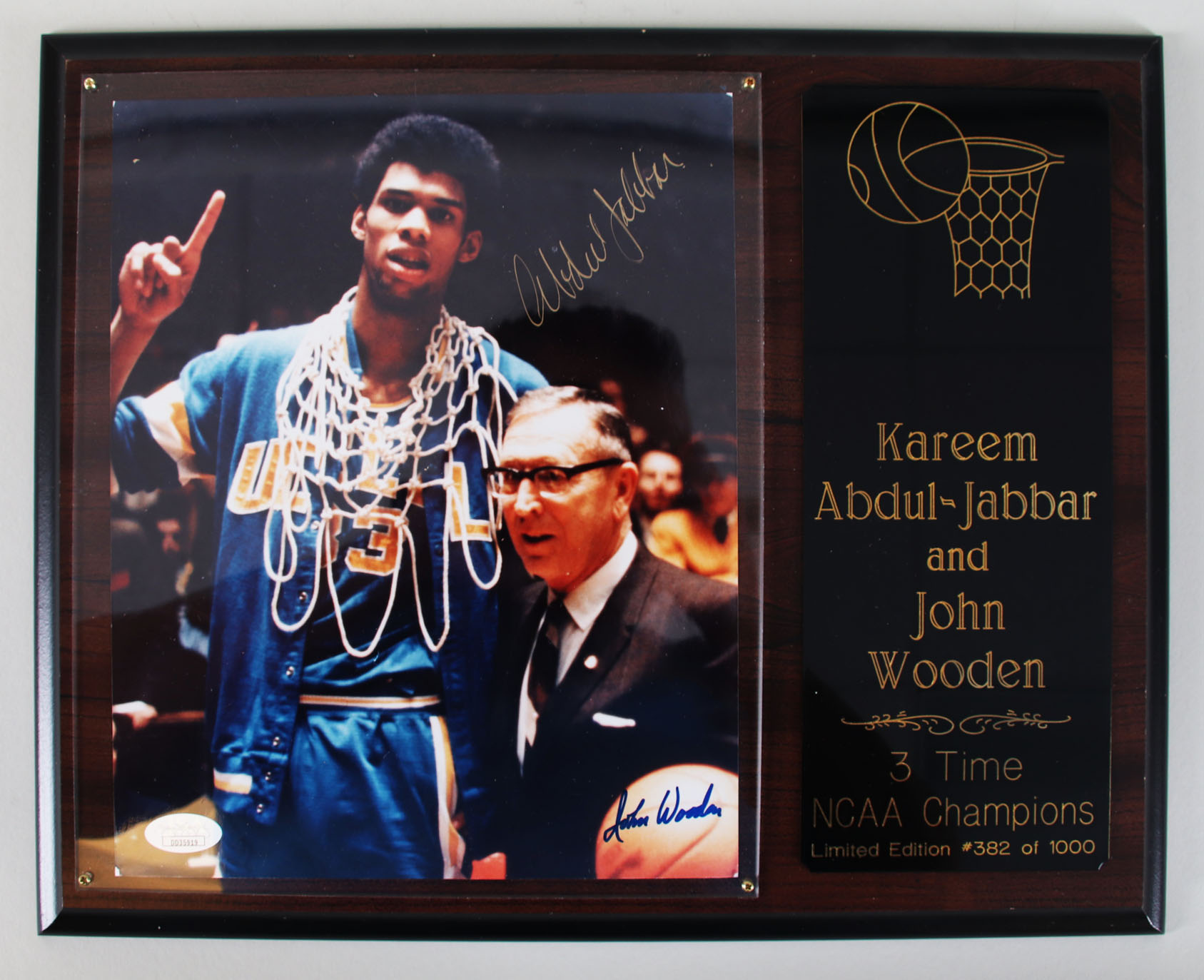 Kareem Abdul-Jabbar Signed Photo Plaque w/ John Wooden - COA JSA - Memorabilia Expert